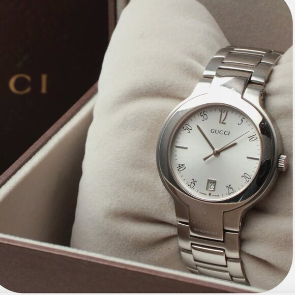 MINT Gucci Men's White Face Watch FULL BOX